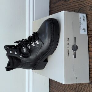Marc Fisher Size 8 Black Lindyn Boots